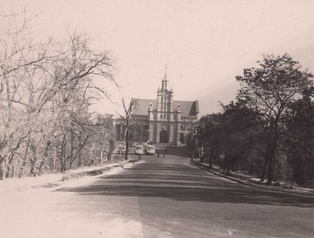 Вид на западный фасад вокзала Брест-Центральный, Брестская область (фото сделано в конце 1950-х - начале 1960-х годов).jpg