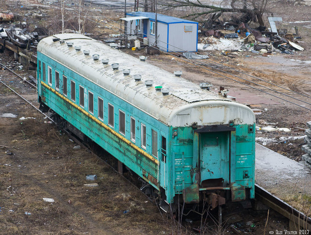 Старый вагон на станции Ховрино, у платформы Моссельмаш, город Москва (20 марта 2017 года).jpg