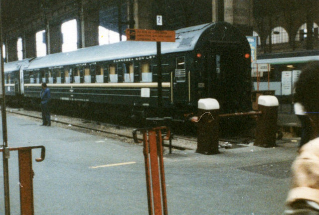 J'ai trouvé parmi mes photos une VL de la SZD à Paris Nord le 27 octobre 1983. Je vous prie d'excuser le photo flou.jpg