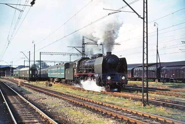 PKP Pt47-177 na stacji Poznań (1968).jpg