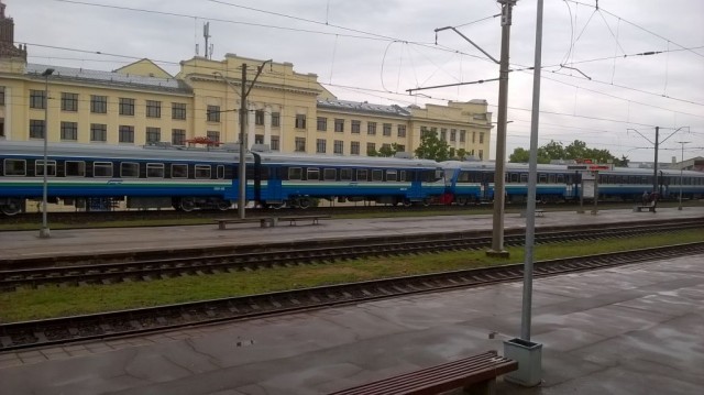 ER2-3301 и 3302 на 9 пути Риги-Пасс.jpg