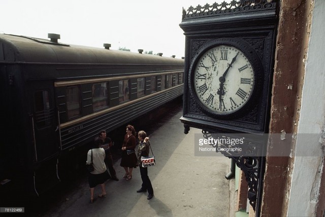 A clock remains fixed at the time that author Leo Tolstoy died here, Leo Tolstoy station, Russia (June 07, 1983).jpg