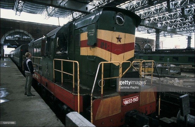Daily life in Moscou, Russia in August, 1990 - Locomotive at Kazan railway station (August 01, 1990).jpg