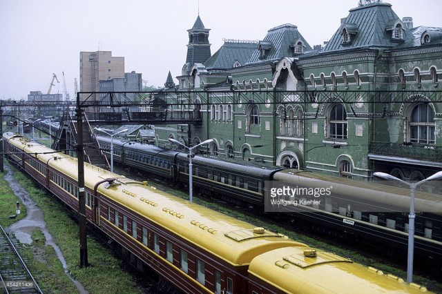 Russia, train at the passenger station Vladivostok, end of the Transsiberian railroad (January 01, 1992).jpg