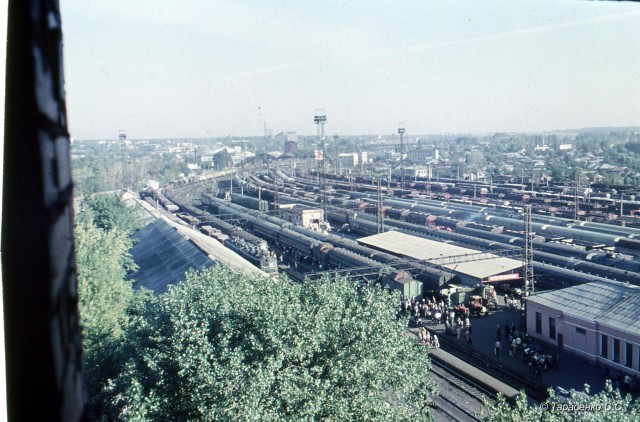 Пассажирский парк станции Лиски, Воронежская область (1980-е годы).jpg