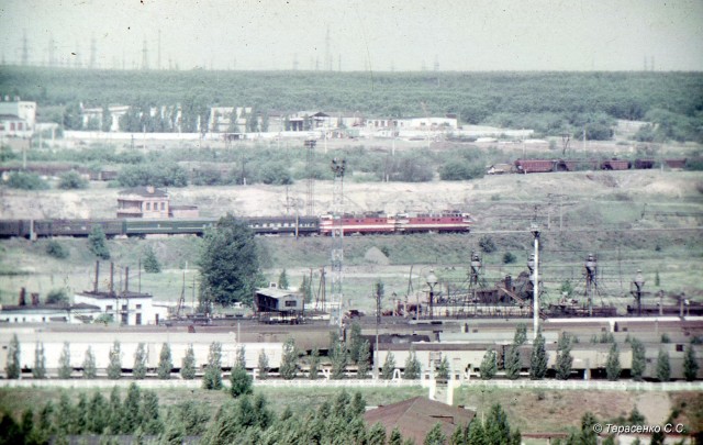 Почтово-багажный на Москву, станция Лиски, Воронежская область (1980-е годы).jpg