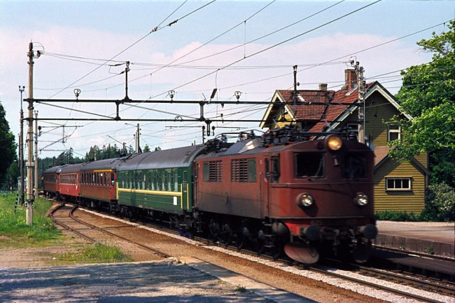 NMJ Exclusive SZD sovevogn WLABm type UIC Y med destinasjon Stockholm - Moskva.jpg