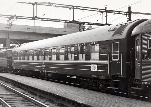 NMJ Exclusive SZD sovevogn WLABm type UIC Y med destinasjon Oslo - Moskva.jpg