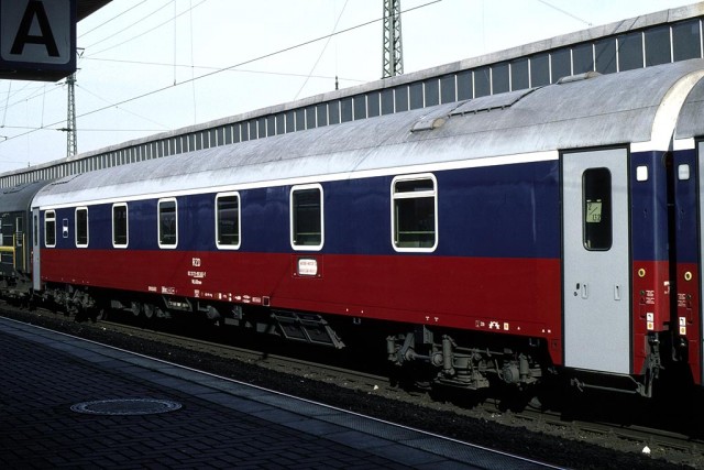 RZD WLABmee 62 20 71-90 245-7 at the Dortmund station (24.04.1995). Photo by Rolf Wiemann.jpg