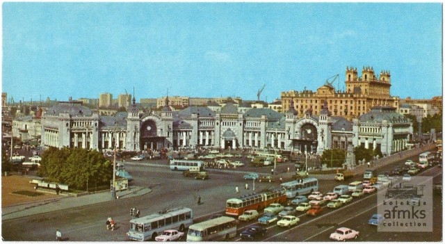 Белорусский вокзал в Москве (фото сделано в 1970-х годах).jpg