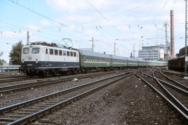 D 1248 Moskva - Köln in Bielefeld Hbf 1989.jpg