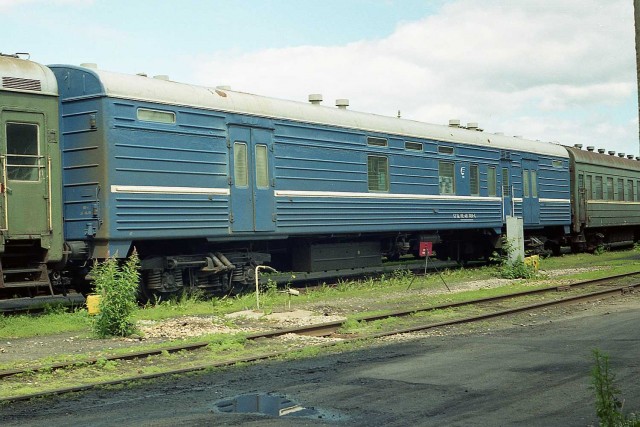 Mail car at the Tallinn-Balti station (21.06.1998).jpg