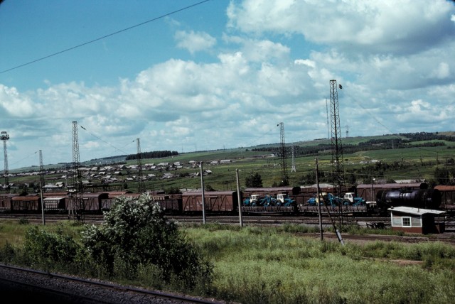 Atschinsk, Geleise und Güterzüge (1979).jpg