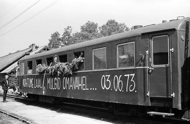 Last train leaving from Viljandi to Mõisaküla at the Viljandi station (03.06.1973) 2.jpg