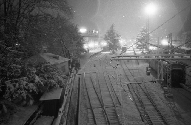 Железнодорожный вокзал на станции Сочи, Краснодарский край (1985-й год).jpg (137.92 КБ) Просмотров: 4879 Железнодорожный вокзал на станции Сочи, Краснодарский край (1985-й год).jpg