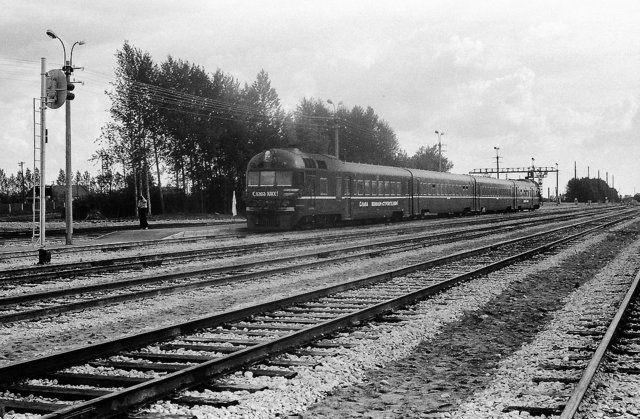 SZD D1-322 at the Viljandi station. First 1520 mm Tallinn - Viljandi passenger train (05.07.1974).jpg