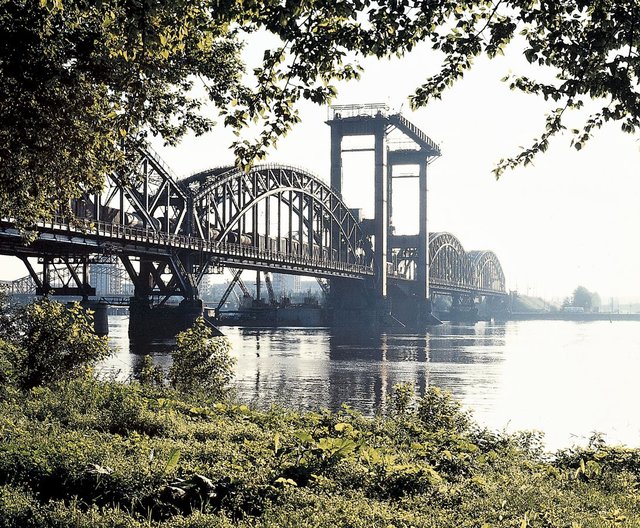Финляндский железнодорожный мост, город Ленинград (1986-й год).jpg