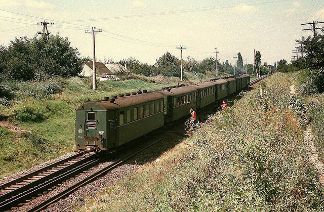 SZD Podgorodnaja - Gayvoron passenger train at the Gayvoron station (23.07.1990).jpg