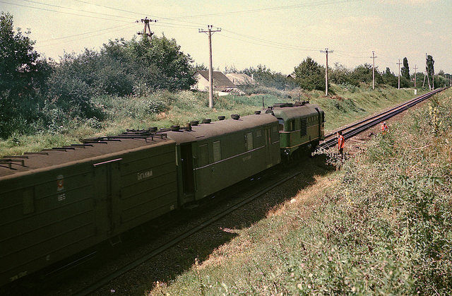 SZD TU2-178 with Podgorodnaja - Gayvoron passenger train (23.07.1990).jpg