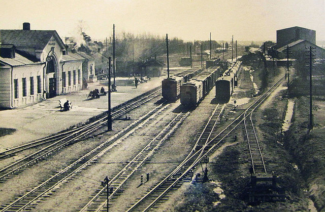 At the Viljandi narrow gauge station (04.1964).jpg