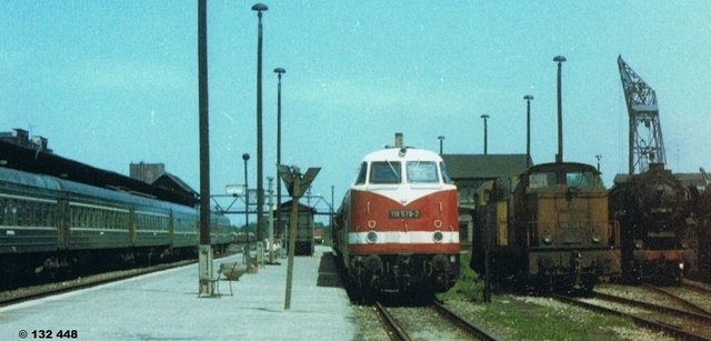 Und der D 1194 in Brandenburg 1983 nebenbei verewigt (entschuldigt die Bildqualität).jpg