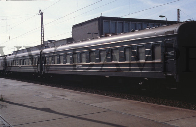 Eisenbahn Dia, russischer Zug in Magdeburg.jpg