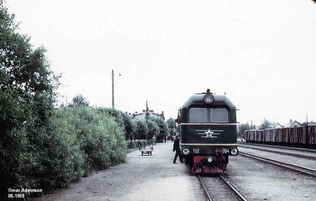 SZD TU2-094 at the Tallinn-Väike station (06.1969).jpg