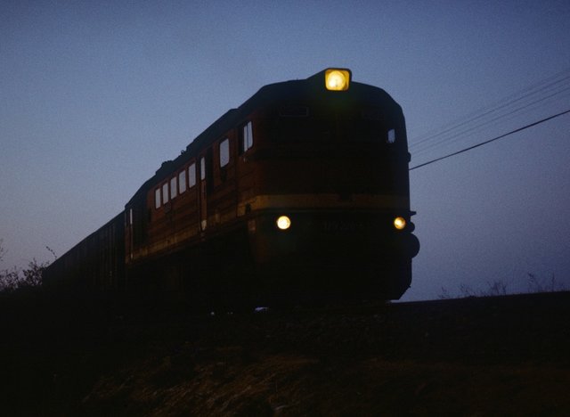 Bei Dolgelin, 24.04.1988. DR 120 226 (Pkr) mit 50110 (Frankfurt Oder Rbf - Eberswalde).jpg (142.81 КБ) Просмотров: 3942 Bei Dolgelin, 24.04.1988. DR 120 226 (Pkr) mit 50110 (Frankfurt Oder Rbf - Eberswalde).jpg