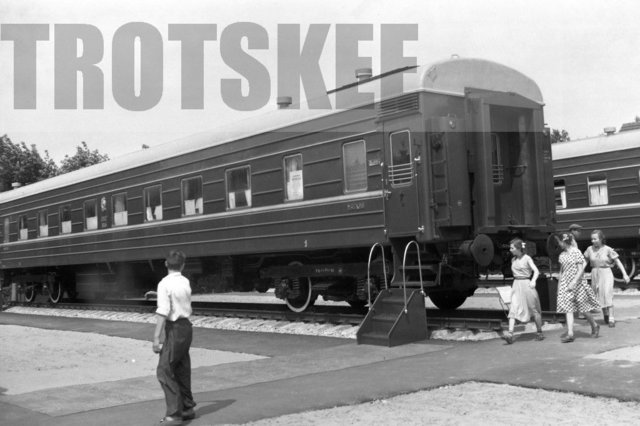 Negative SZD USSR railways sleeping car СВПС 1633 Moscow exhibition 1957.jpg