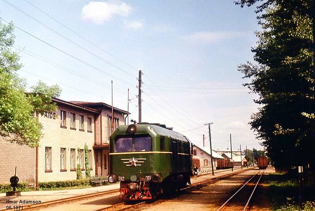 SZD TU2-095 at the Paide station (06.1971).jpg