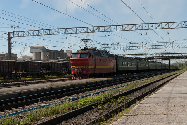 Eindrücke vom Bahnhof Pikalevo (Russland, 2008).jpg