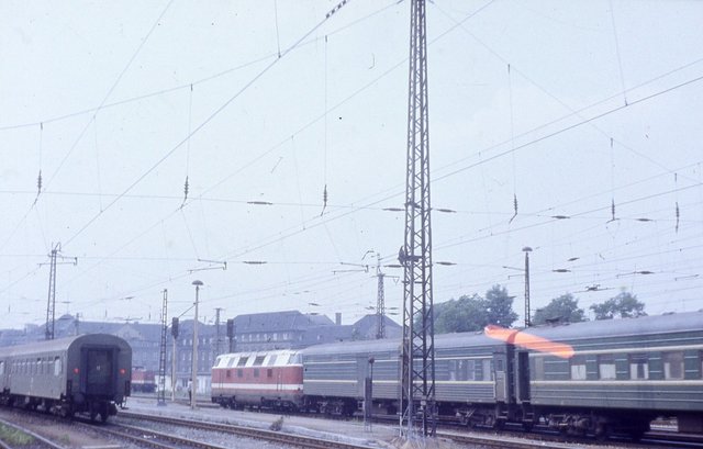 Dies ist ein Militärschnellzug von Brest nach Erfurt, bespannt mit einer Jüterboger 118.jpg