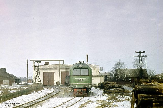 SZD TU2-100 at the Türi station (03.1972).jpg