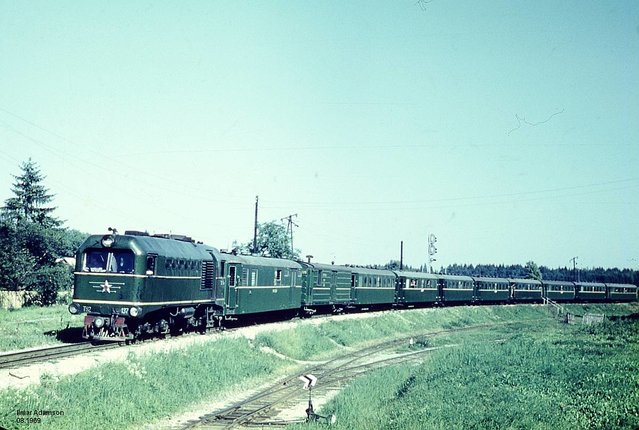 SZD TU2-137 at the Türi station (08.1969).jpg