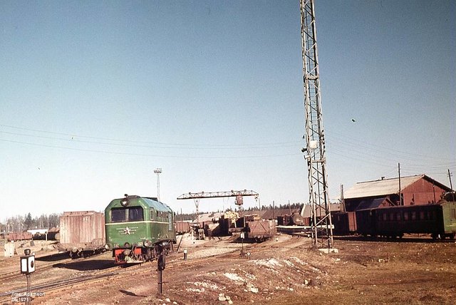 SZD TU2-095 at the Tamsalu station (05.1971).jpg