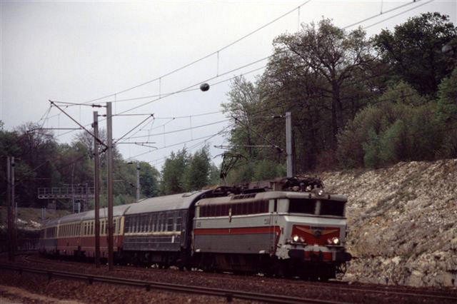 CC-40100-en-tete-du-train-Moliere---Ost-West-Express.jpg (290.31 КБ) Просмотров: 5317 CC-40100-en-tete-du-train-Moliere---Ost-West-Express.jpg