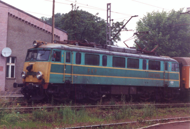 PKP EU07-005 Rybnik 13.06.1999.jpg