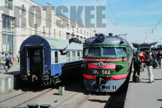 35mm-Slide-SZD-USSR-Russia-Railways-Electric-Railcar (1).jpg