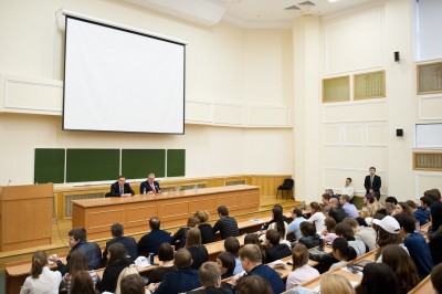 B2J7Y-Q7UCQ.jpg