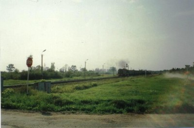 Маево ТЭП60 с поездом.jpg